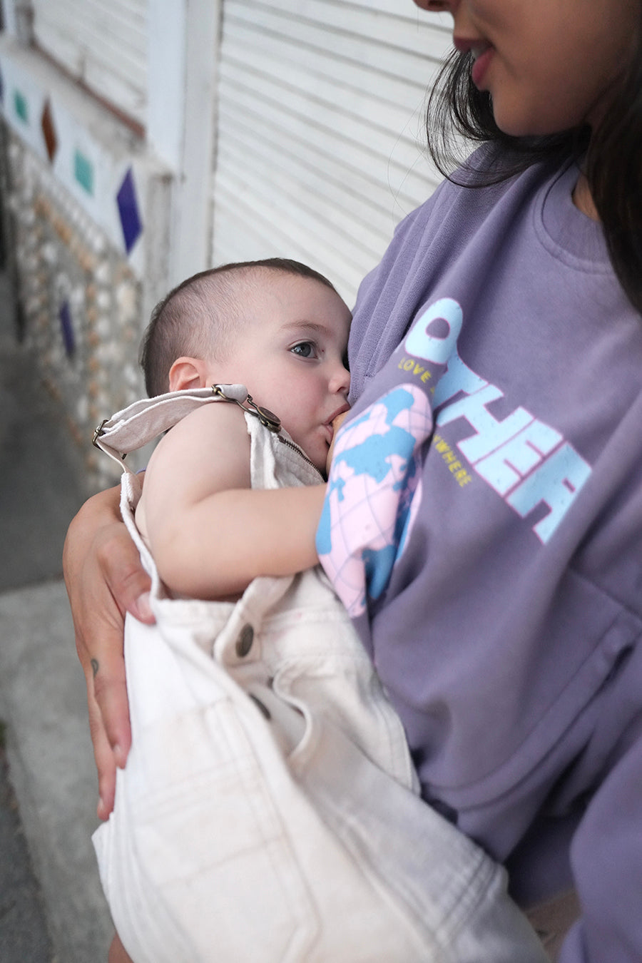 fr:Jeanne mesure 1m66 et porte une taille M, en:Jeanne is 1m66 and wears a size M, de:Jeanne ist 1m66 und trägt Größe M