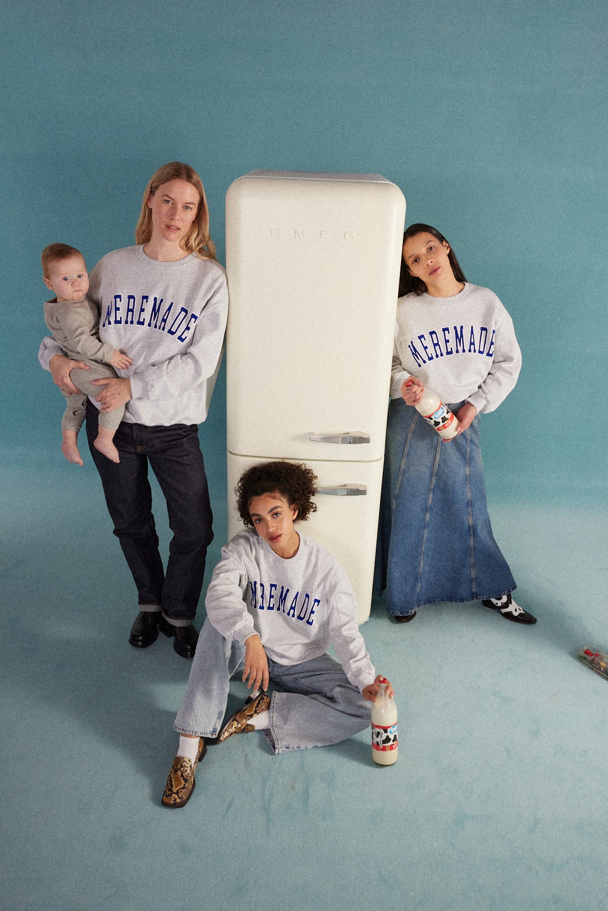 fr:Jennifer mesure 1m80 et porte une taille L, en:Jennifer is 1m80 and wears a size L, de:Jennifer ist 1.80m und trägt Größe L
