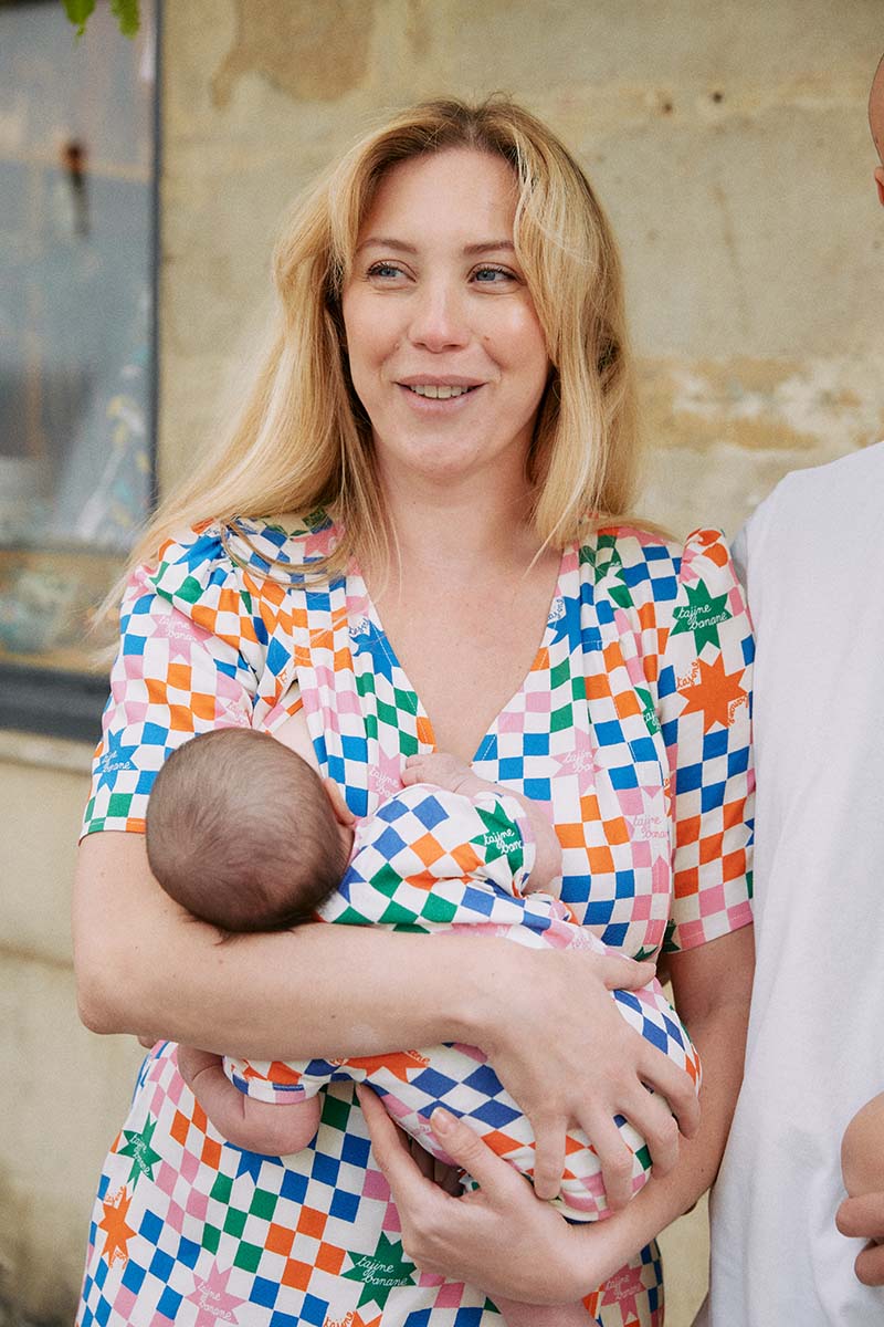 fr:Romée porte une taille 0-3 mois. en:Romée wears a size 0-3 months. de:Romée trägt Größe 0-3 Monate