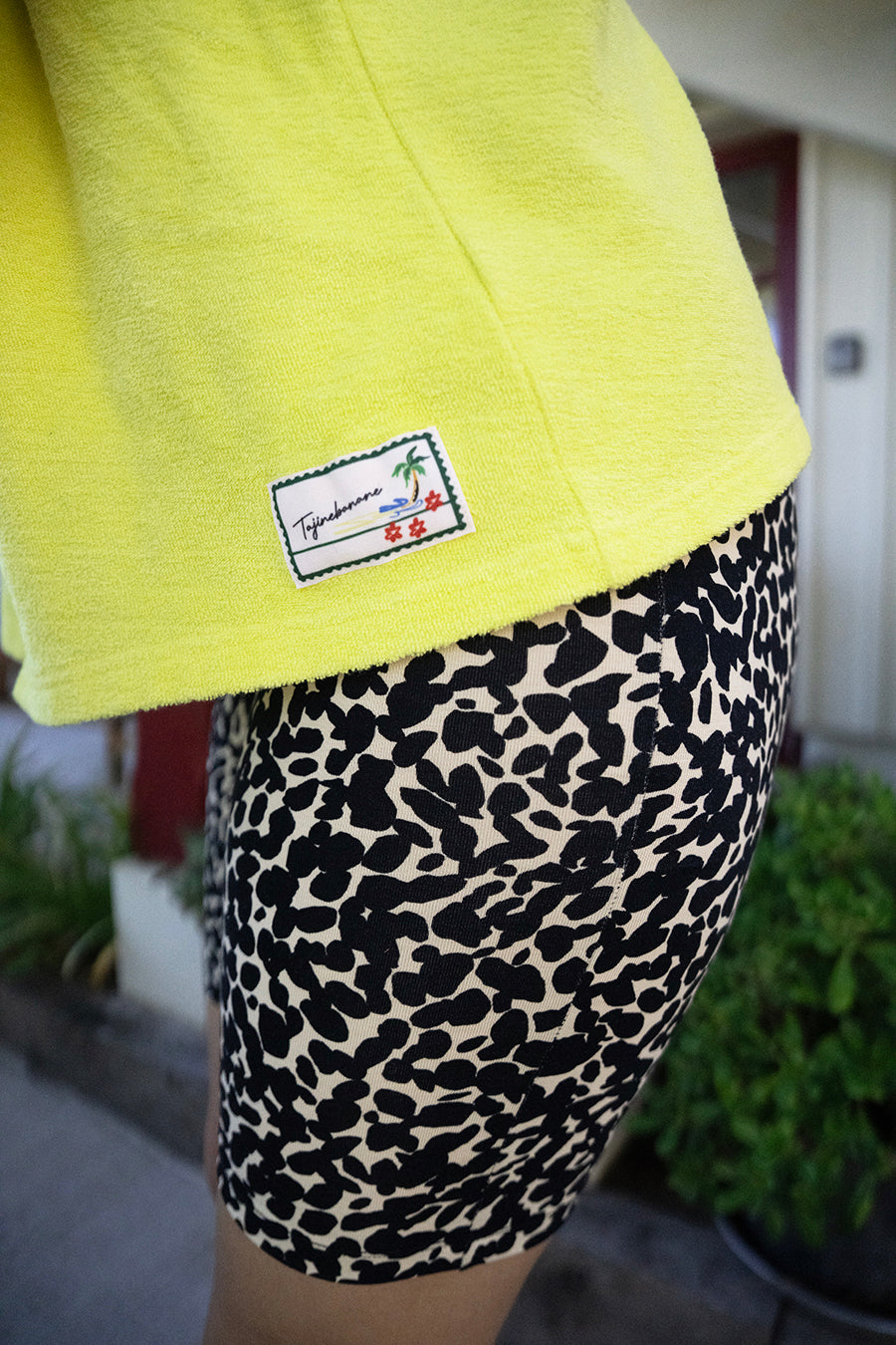 fr:Jeanne mesure 1m66 et porte une taille 2, en:Jeanne is 1m66 and wears a size 2, de:Jeanne ist 1m66 und trägt Größe 2