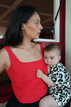 fr:Jeanne mesure 1m66 et porte une taille M, en:Jeanne is 1m66 and wears a size M, de:Jeanne ist 1m66 und trägt Größe M