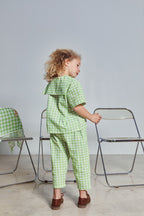 fr:Rose porte une taille 5-6, en:Rose wears a size 5-6, de:Rose trägt Größe 5-6
