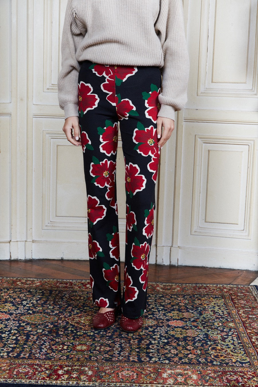 fr:Violette mesure 1m73 et porte une taille 1, en:Violette is 1m73 and wears a size 1, de:Violette ist 1m73 und trägt Größe 1