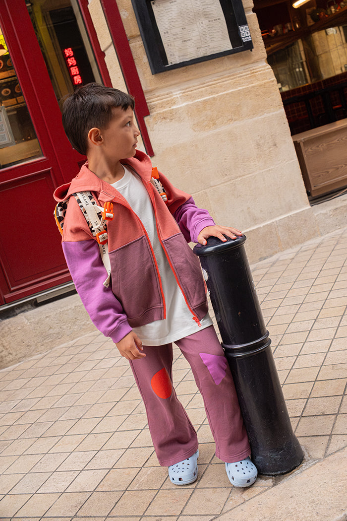 fr:Eliott porte une taille 7-8, en:Eliott wears a size 7-8, de:Eliott trägt Größe 7-8