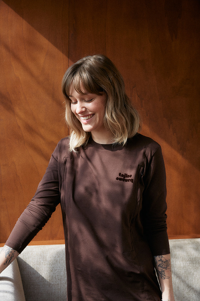 fr: Ophélie porte une taille S, en: Ophélie wears a size S, de: Ophélie trägt Größe S
