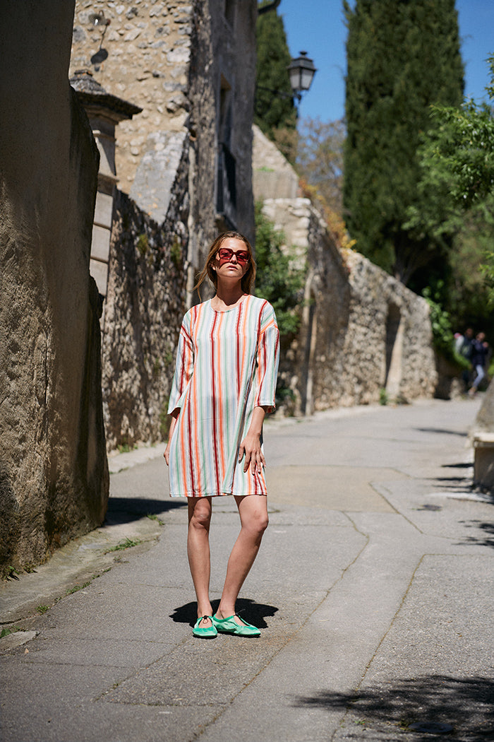 fr:Violette mesure 1m72 et porte une taille S, en:Violette is 1m72 and wears a size S, de:Violette ist 1m72 und trägt Größe S