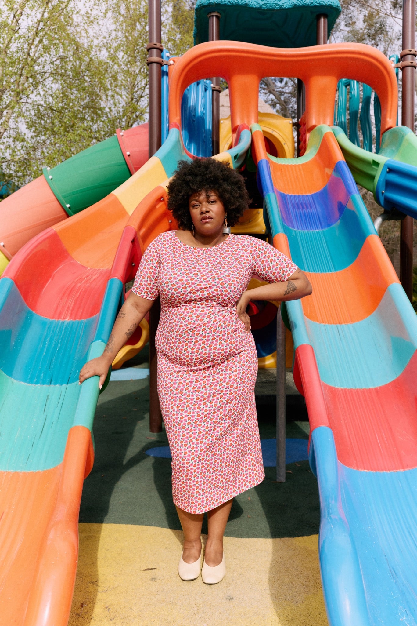 fr:Tiffany mesure 1m78 et porte une taille XXL, en:Tiffany is 1m78 and wears a size XXL, de:Tiffany ist 1m78 und trägt Größe XXL