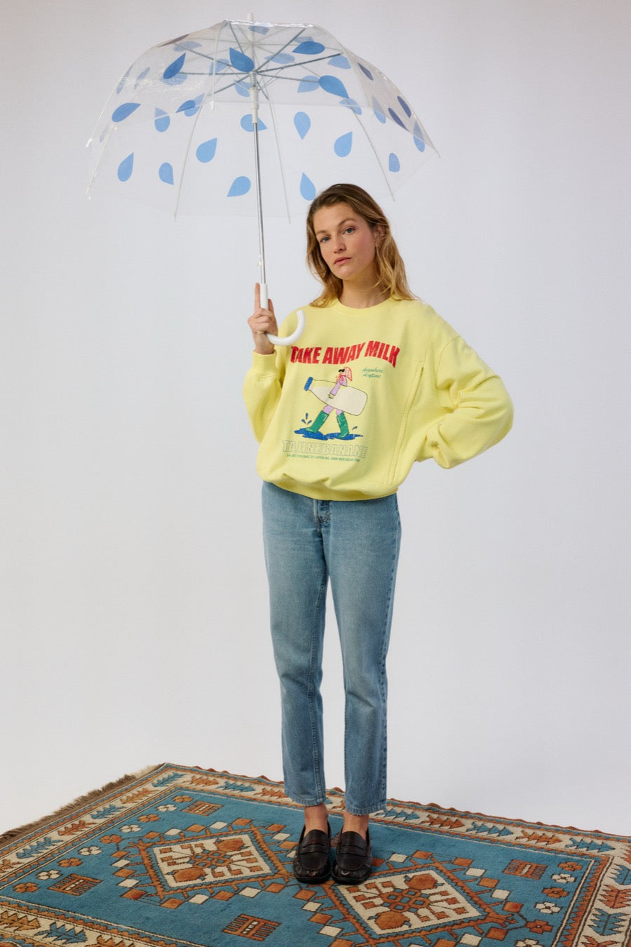 fr:Violette mesure 1m73 et porte une taille S, en:Violette is 1m73 and wears a size S, de:Violette ist 1m73 und trägt Größe S