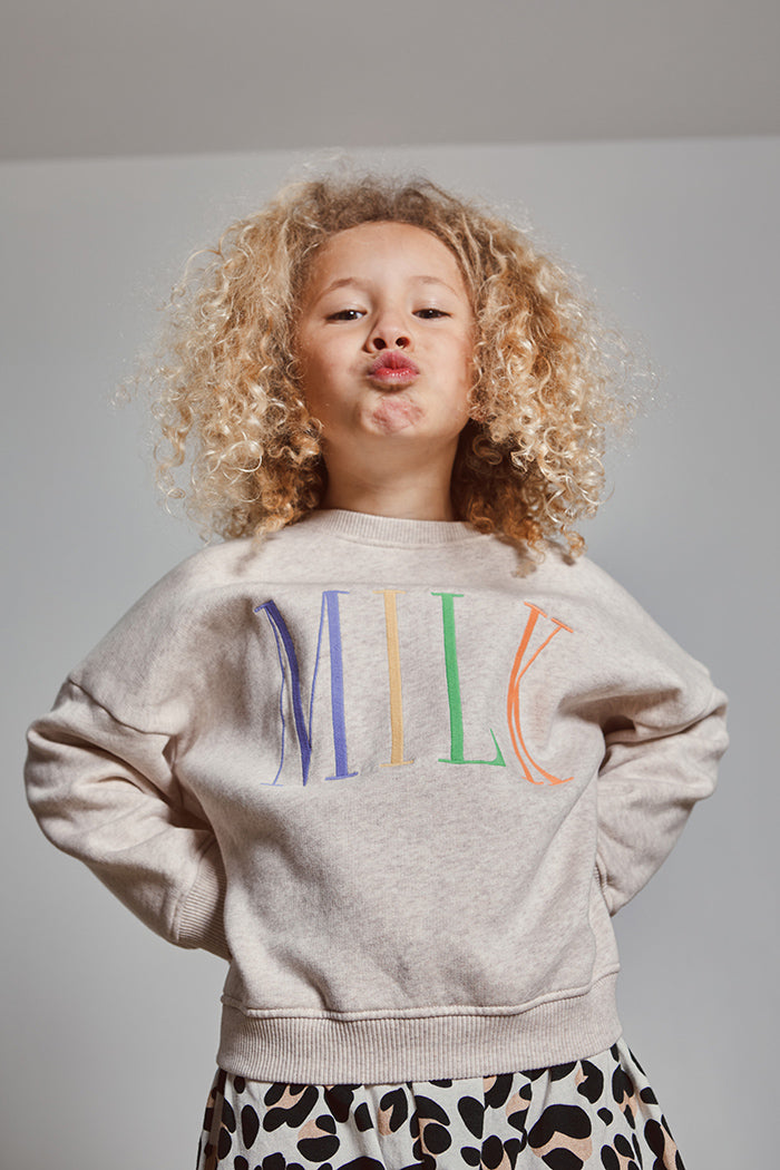 fr:Rose porte une taille 5-6, en:Rose wears a size 5-6, de:Rose trägt Größe 5-6