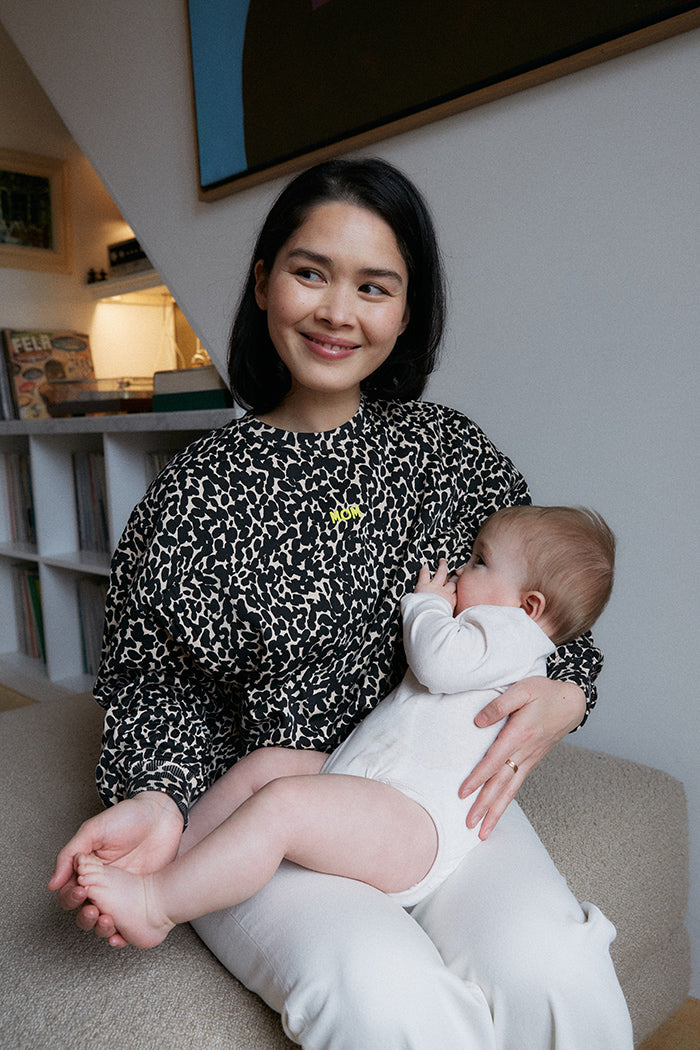 Leo Breastfeeding Sweatshirt