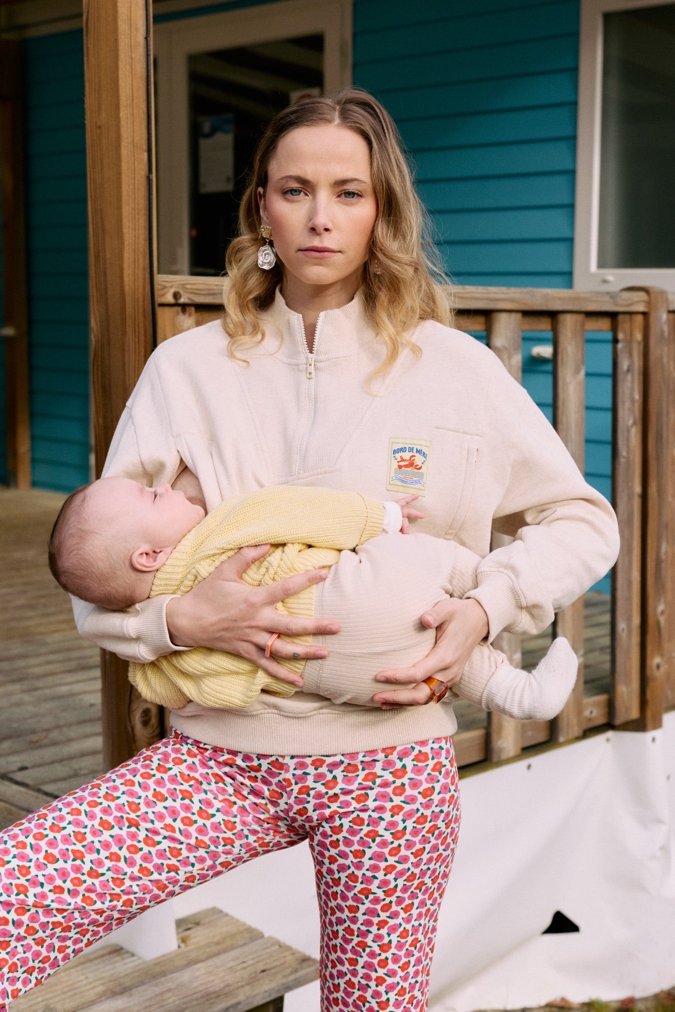 fr:Coline mesure 1m72 et porte une taille S, en:Coline is 1m72 and wears a size S, de:Coline ist 1m72 und trägt Größe S