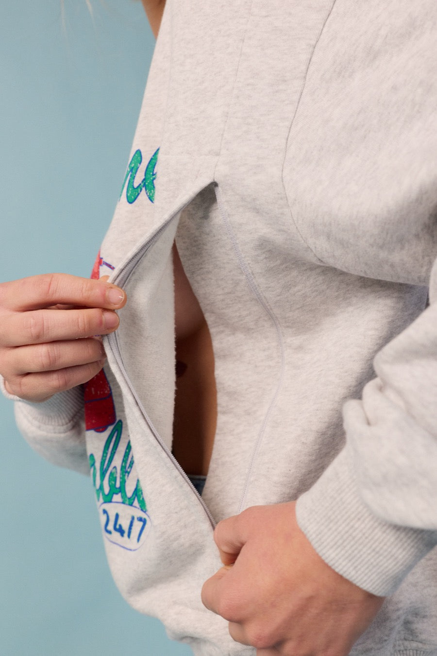 fr:Violette mesure 1m73 et porte une taille S, en:Violette is 1m73 and wears a size S, de:Violette ist 1m73 und trägt Größe S