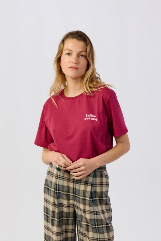 fr:Violette mesure 1m73 et porte une taille S, en:Violette is 1m73 and wears a size S, de:Violette ist 1m73 und trägt Größe S