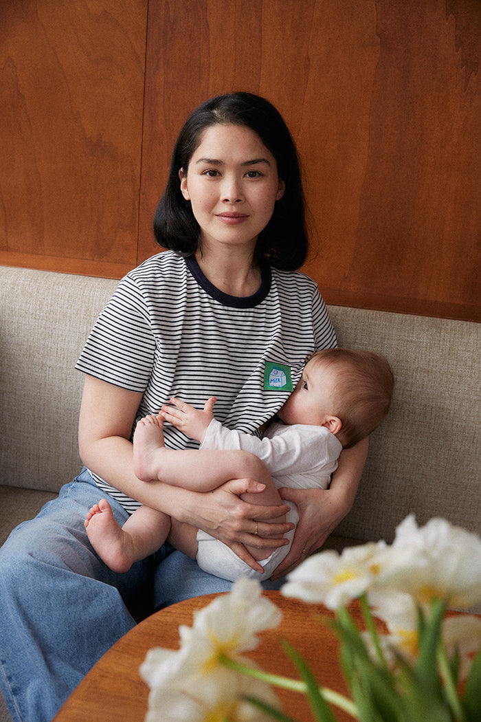 fr:Audrey mesure 1m58 et porte une taille S, en:Audrey is 1m58 and wears a size S, de:Amy ist 1.58m und trägt Größe S