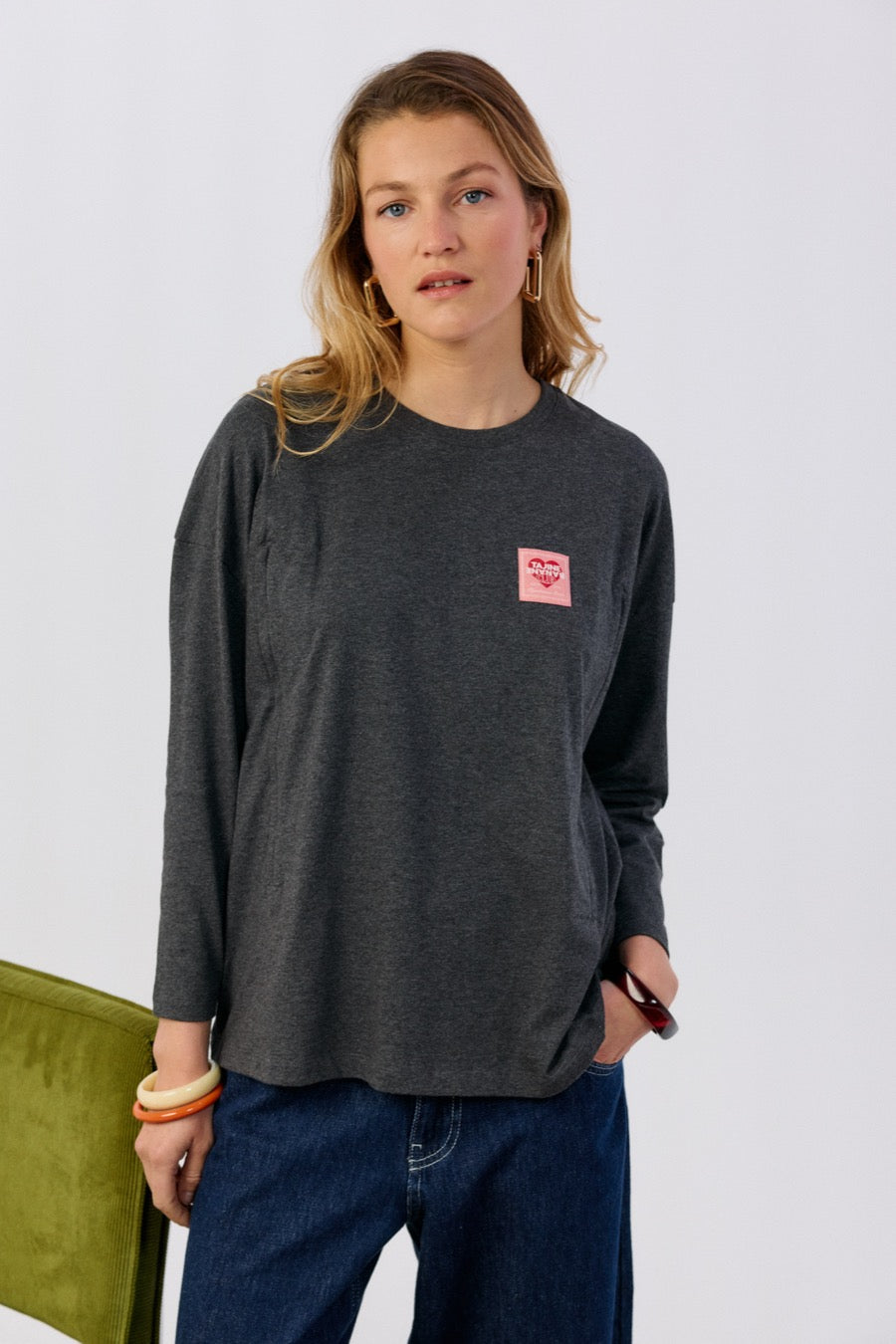 fr:Violette mesure 1m73 et porte une taille S, en:Violette is 1m73 and wears a size S, de:Violette ist 1m73 und trägt Größe S