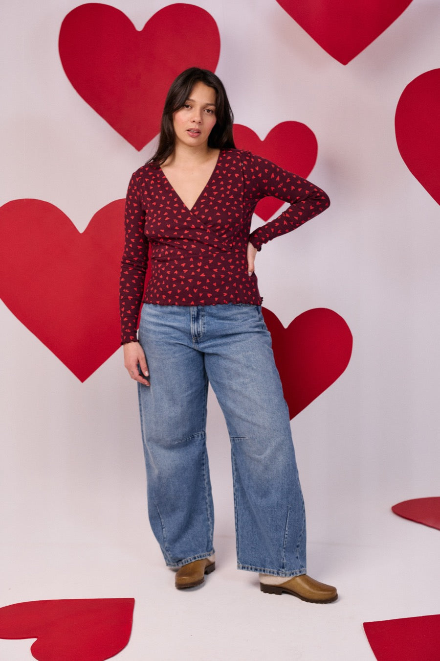 fr:Jeanne mesure 1m66 et porte une taille M, en:Jeanne is 1m6 and wears a size M, de:Jeanne ist 1m66 und trägt Größe M