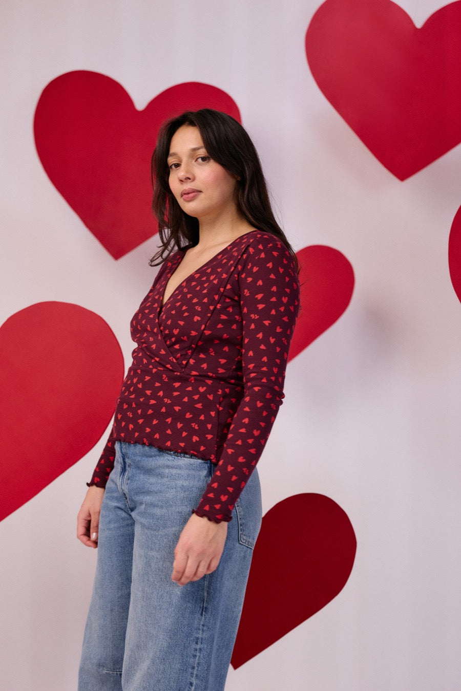 fr:Jeanne mesure 1m66 et porte une taille M, en:Jeanne is 1m6 and wears a size M, de:Jeanne ist 1m66 und trägt Größe M