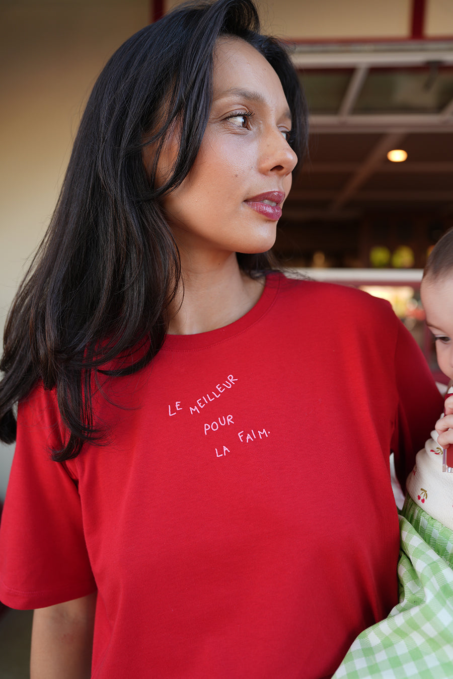 fr:Jeanne mesure 1m66 et porte une taille M, en:Jeanne is 1m66 and wears a size M, de:Jeanne ist 1m66 und trägt Größe M