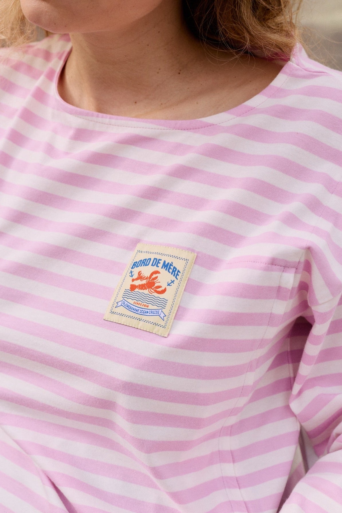 fr:Coline mesure 1m72 et porte une taille S, en:Coline is 1m72 and wears a size S, de:Coline ist 1m72 und trägt Größe S