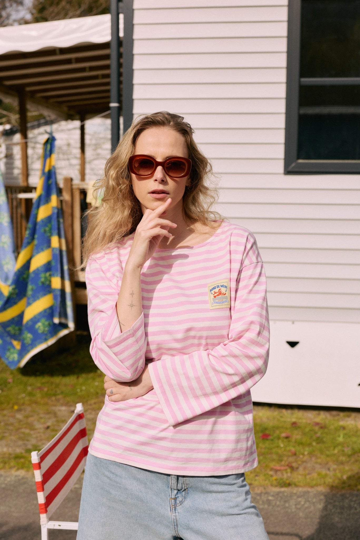 fr:Coline mesure 1m72 et porte une taille S, en:Coline is 1m72 and wears a size S, de:Coline ist 1m72 und trägt Größe S