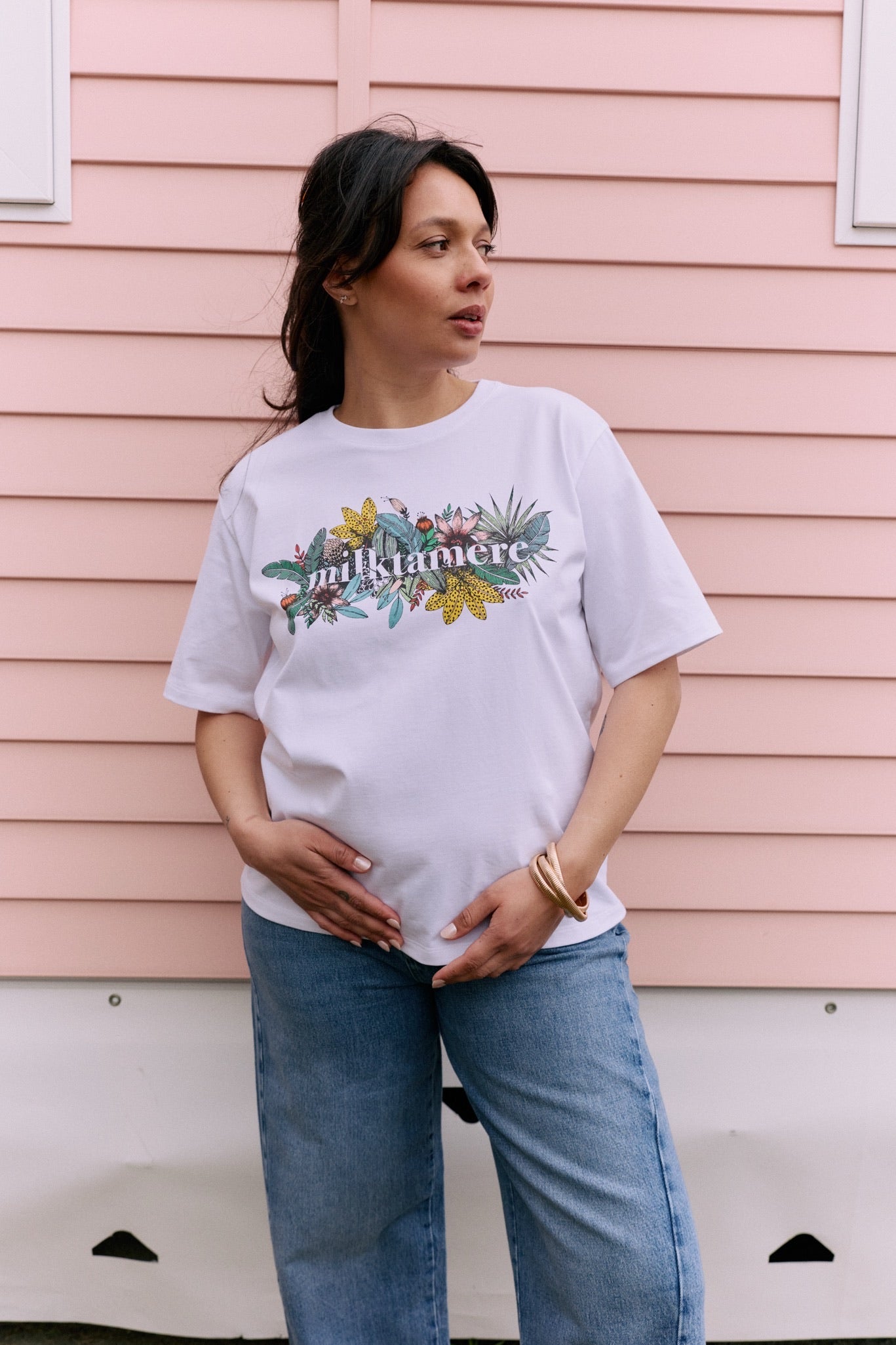 fr:Jeanne mesure 1m70 et porte une taille L, en:Jeanne is 1m70 and wears a size L, de:Jeanne ist 1m70 und trägt Größe L