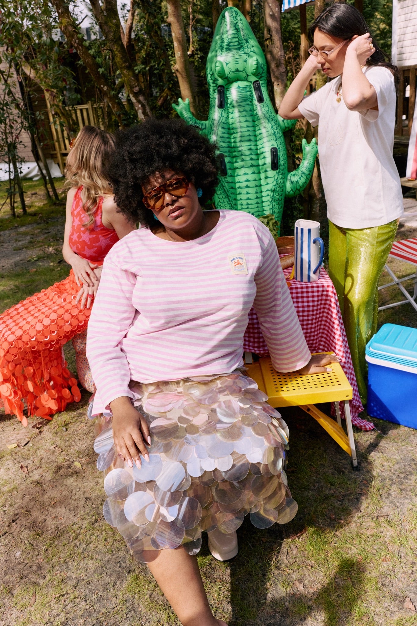 fr:Tiffany mesure 1m78 et porte une taille XXL, en:Tiffany is 1m78 and wears a size XXL, de:Tiffany ist 1m78 und trägt Größe XXL