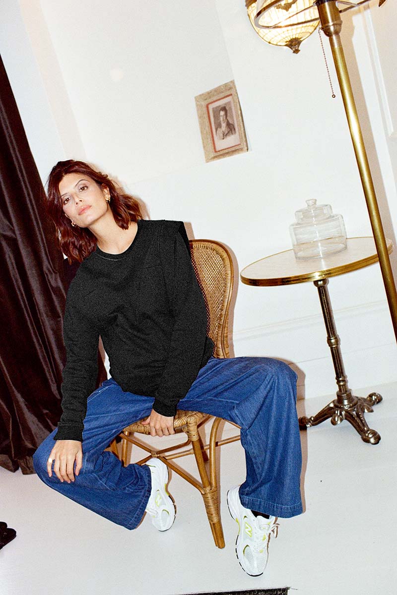 fr: Julia mesure 1m71 et porte une taille M, en:Tiffany is 1m78 and wears a size M, de:Tiffany ist 1.78 m und trägt Größe M