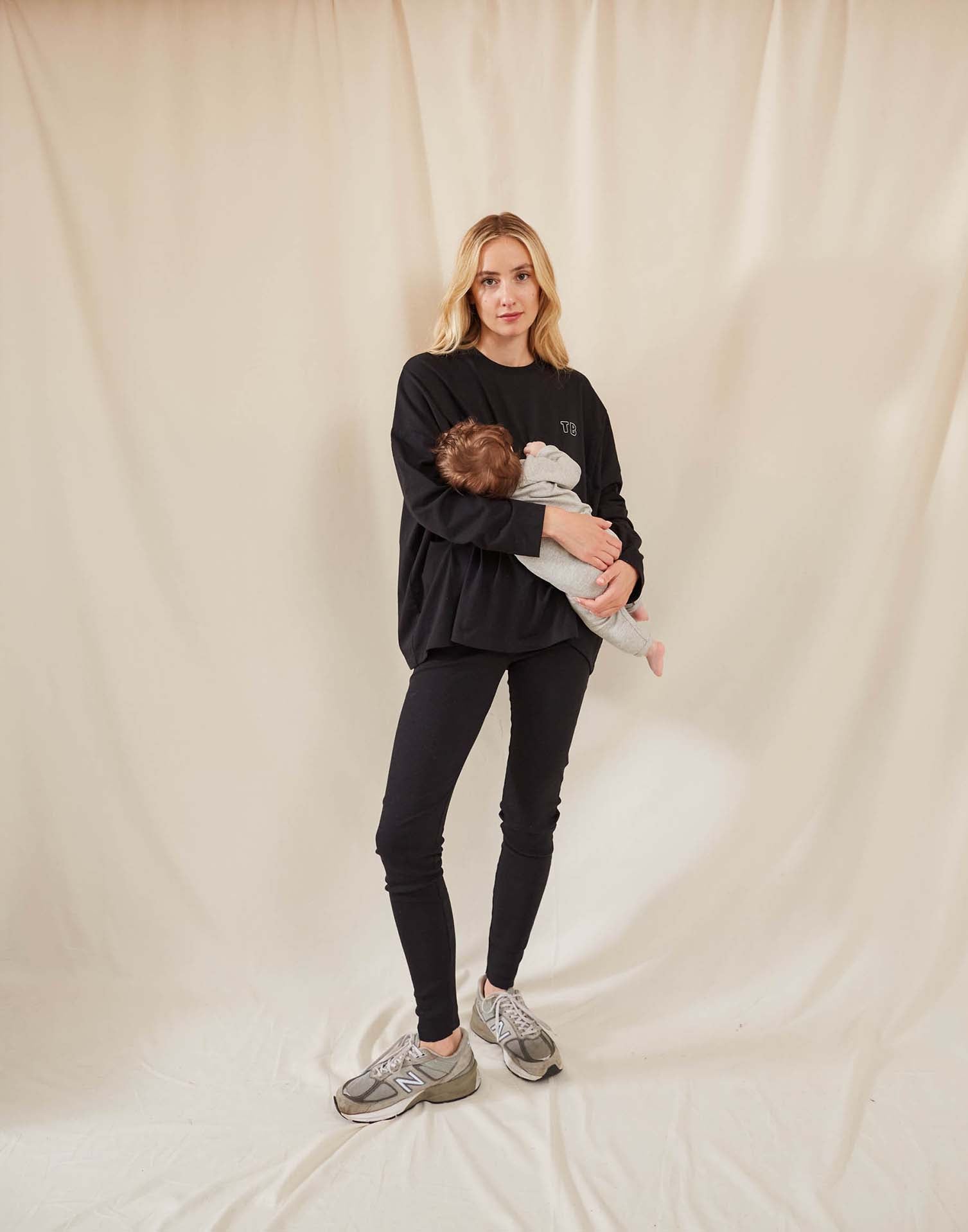 fr:Libby mesure 1m72 et porte une taille M, en:Libby is 1m72 and wears a size M, de:Libby ist 1m72 und trägt Größe M