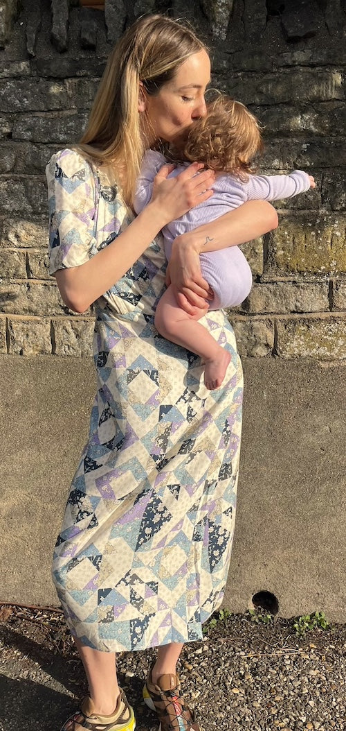 fr:Libby mesure 1m65 et porte une taille M, en:Libby is 1m65 and wears a size M, de:Libby ist 1.65m und trägt Größe M