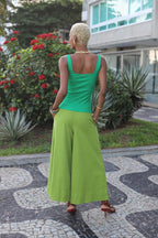 fr:Marilia mesure 1m82 et porte une taille S, en:Marilia is 1m82 and wears a size S, de:Marilia ist 1m82 und trägt Größe S