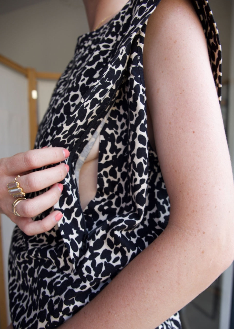 Leo Breastfeeding Top