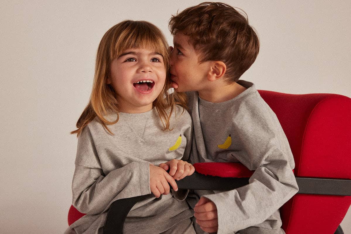 fr:Camille mesure 110cm et porte une taille 5 ans, en:Camille is 115 cm and wears a size 5 years old, de:Camille ist 115cm groß und trägt Größe 5 Jahre