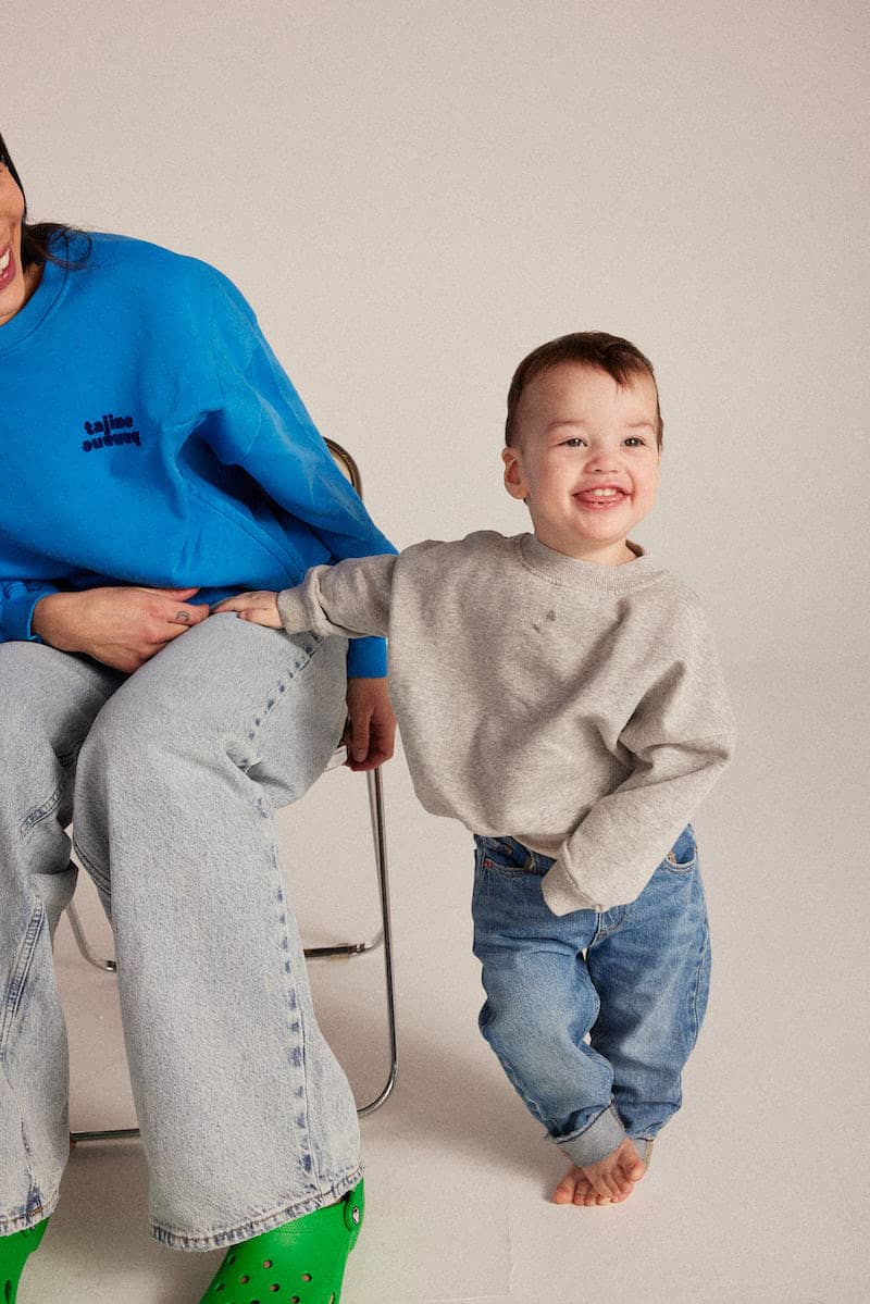 fr:Marius porte une taille 2 ans, en:Marius wears a size 2 years old, de:Marius trägt Größe 2 Jahre