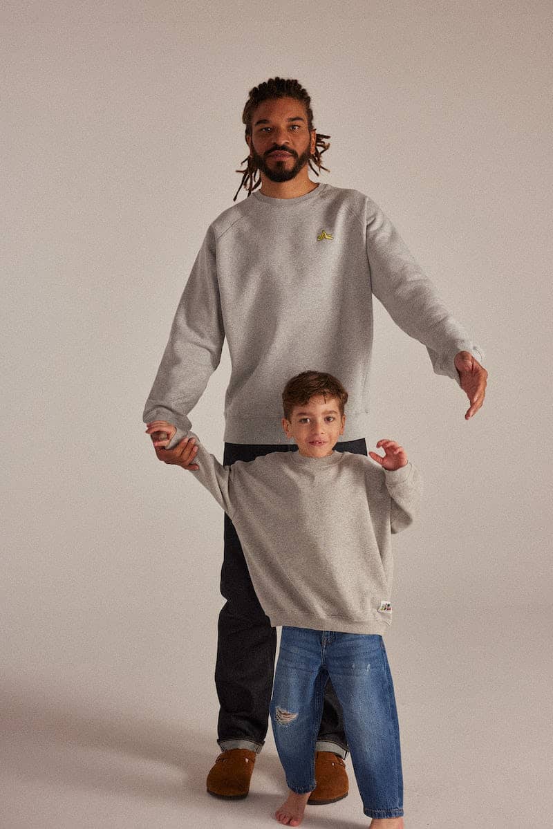 fr:Lou mesure 115cm et porte une taille 6 ans, en:Lou is 115 cm and wears a size 6 years old, de:Lou ist 115cm groß und trägt Größe 6 Jahre